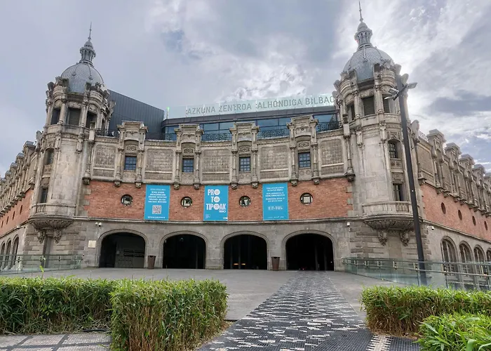 Azkuna Plaza & Vista Alegre By Next Stop