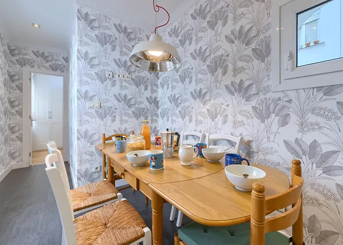 Azkuna Plaza & Vista Alegre By Next Stop Апартаменты *