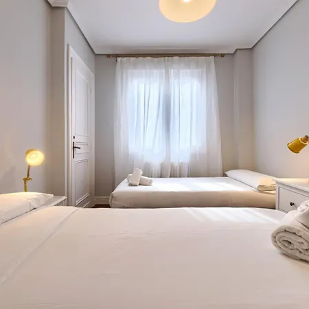 Azkuna Plaza & Vista Alegre By Next Stop *