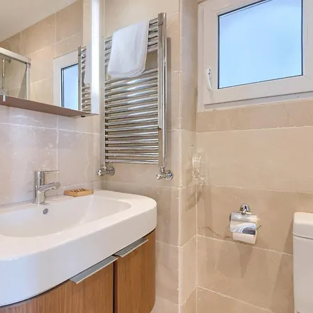 Azkuna Plaza & Vista Alegre By Next Stop * בילבאו