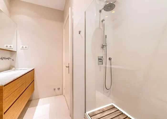 Azkuna Plaza & Vista Alegre By Next Stop